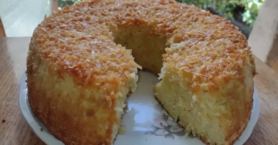 Bolo de Coco Tradicional de Liquidificador